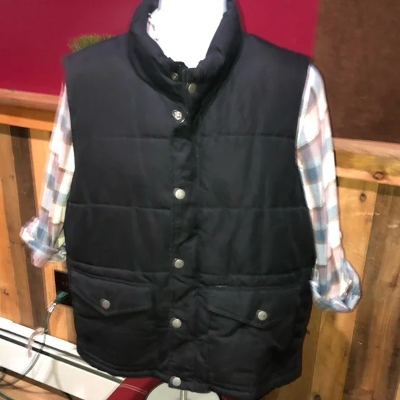 Old Navy Black Puffer Vest - Picture 2 of 9